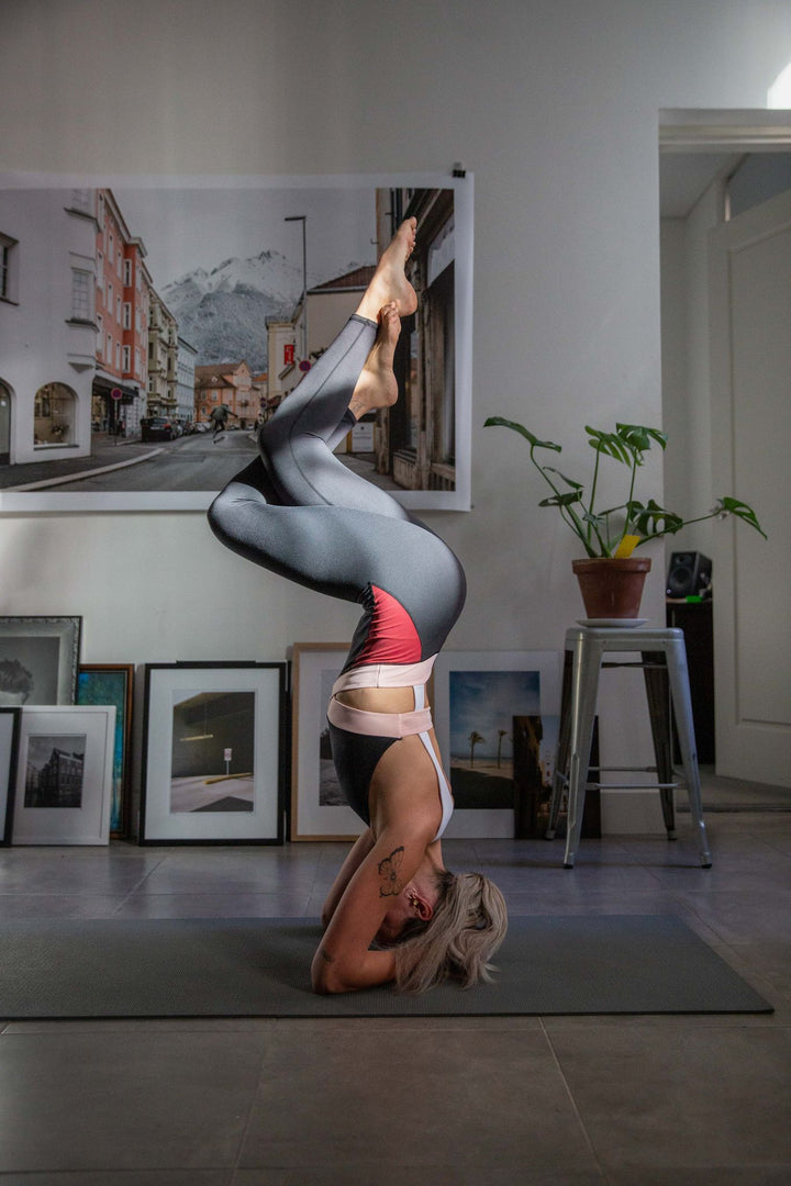 #sweatingsolo - 5 instagram accounts for the best home workouts